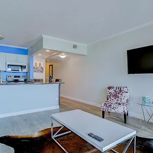441-waterfront, Amazing Views, Wifi, Pool And Close To Bucs Stadium Apartment